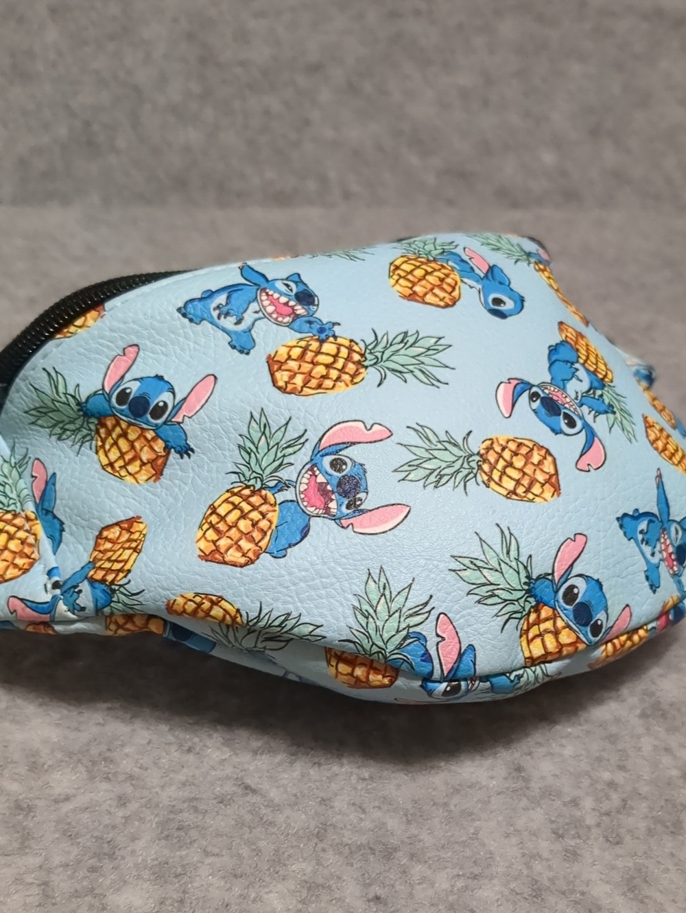 LOUNGEFLY DISNEY FANNY PACK STITCH & PINEAPPLES Tiki Zipper Adjustable - Picture 5 of 11